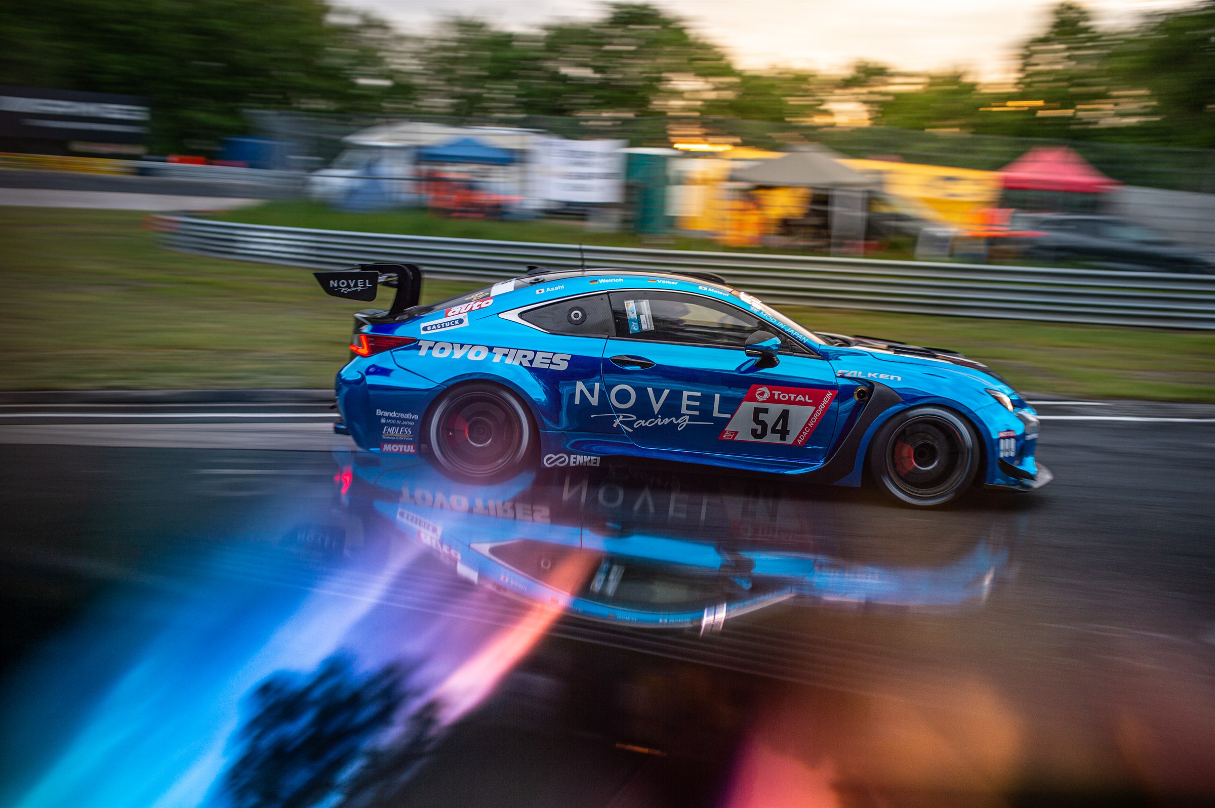 ニュルブルクリンクを走るNOVEL Lexus RC F